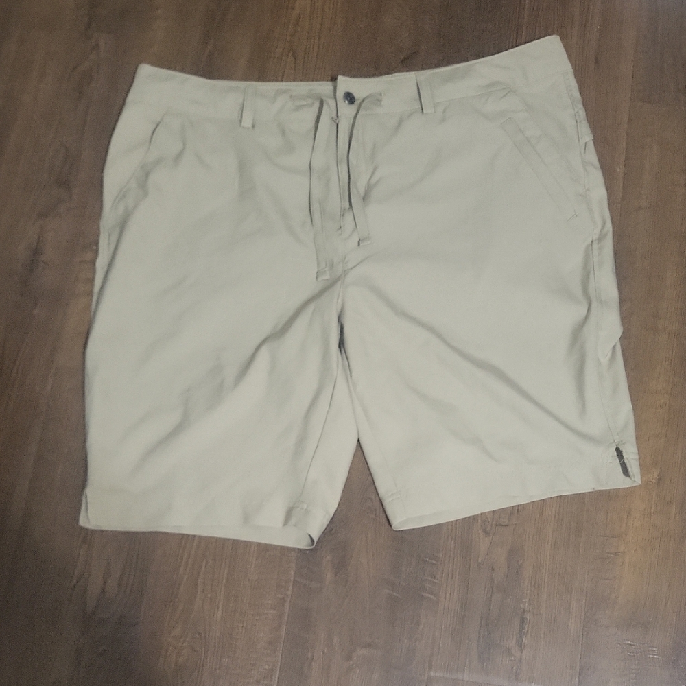 Magellan Outdoors Women's Light Tan Flat Front Shorts